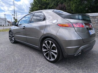 Honda Civic 8g 1.8 - 8