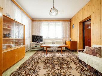 Priestranný 4-izbový rodinný dom s pekným pozemkom, g… - 8