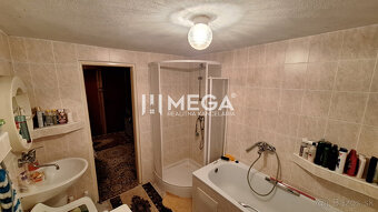 EXKLUZÍVNE NA PREDAJ:  3.podlažný dom v meste Snina - 8