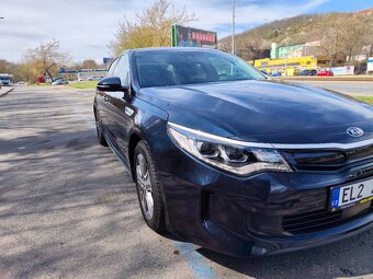 Kia Optima Hybrid - 8