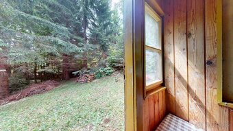 Stýlová retro drevenica s veľkým pozemkom Králiky - 8