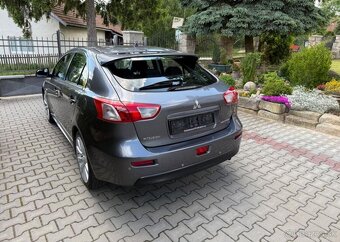 Mitsubishi Lancer 1,8i Pravidelný servis 1 Majit benzín - 8