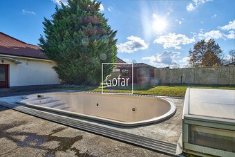 Luxusný 3i RD na parcele 1198m2,bazén,chata,4xparking-DS - 8