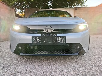 Opel Corsa Ultimate1,2 turbo benzín 74kw r.v.12.2024 km 8350 - 8