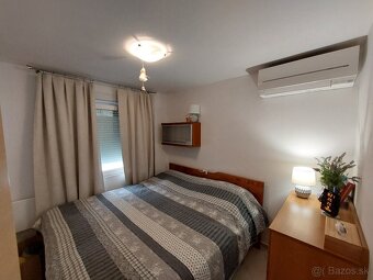 Chorvátsko predaj domu s tromi apartmánmi  len 70 m od mora - 8