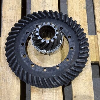 Predná náprava Tatra 148 po dieloch - 8