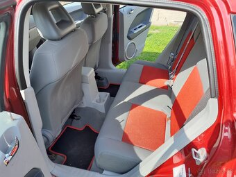 Dodge caliber - 8