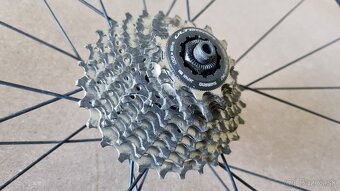 Kolesa na cestny bicykel Shimano + plaste Vittoria + kazeta - 8