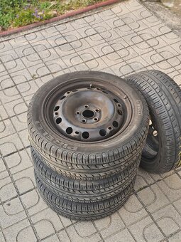 Pirelli 195/55 R15 85V - Pirelli P6 4X na diskoch - 8