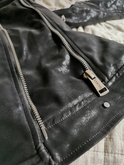 Guess bunda - 8