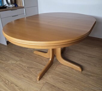 Rozkládací masívny jedálenský stôl - 8