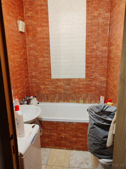 SENEC - EXKLUZÍVNE IBA U NÁS - NA PREDAJ 3 IZBOVÝ BYT V CENT - 8