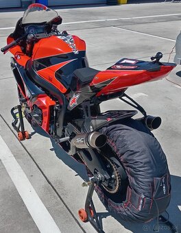 Suzuki gsxr 1000 L1/2011 - 8