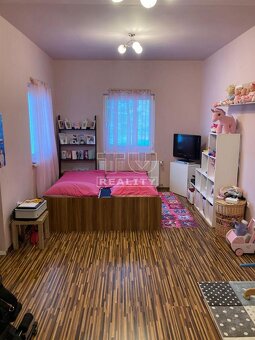 Na predaj dvojpodlažný rodinný dom so širokými... - 8