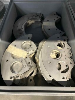 Laserový rezací stroj s 3D pálenim - 8