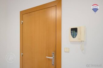 Kancelária na predaj - 8
