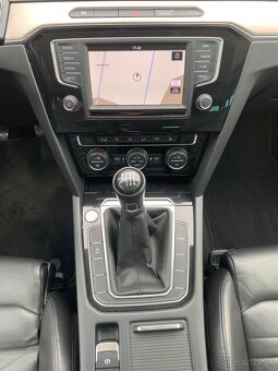 VW Passat B8 2.0TDi Highline R19 full LED - 8