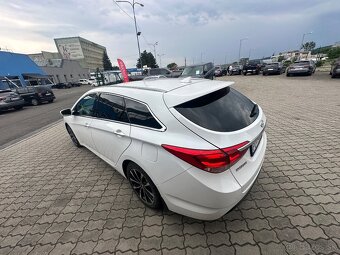 Hyundai i40 CW 1.7 CRDi AT Family - 8