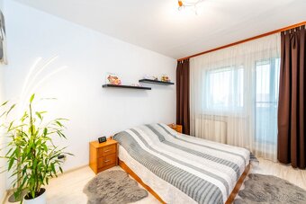 Vkusne zrekonštruovaný 3-izbový byt s loggiou na sídl. Juh - 8