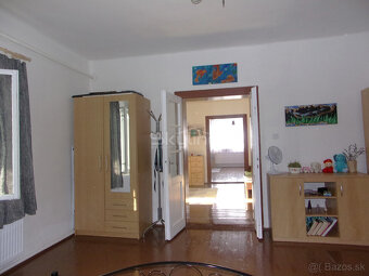REZERVOVANÉ zariadený rodinný dom, pozemok 1622 m2, Čaka, L - 8