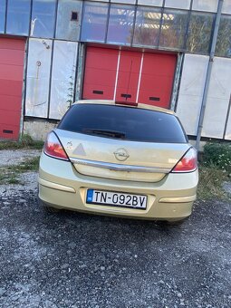 Opel astra H 1.6 77kw (poškodený motor) - 8