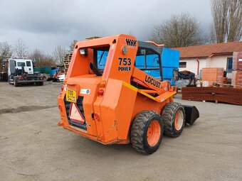 LOCUST L 753 nakladač smykový - 8