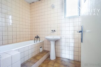 PREDAJ-Dvojpodlažný rodinný dom v Poproči obklopený prírodou - 8