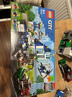 Lego City policajná stanica - 8