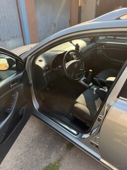 Toyota Avensis T25 2.0 d4d 93kw - 8