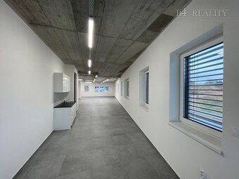 Kancelárske priestory, 171 m2 + terasa 80m2, 5x parkovacie s - 8