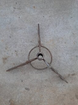 Predám stojan na stromček, alebo kvety - 8