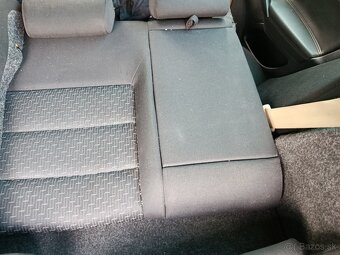 Predám sedačky škoda Octavia 2 combi - 8