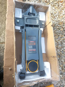 Nizkoprofilovy hydraulický Zdvihak 5.5T- 75-500mm - 8