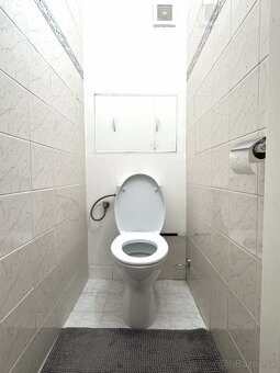 Slnečný 4 izbový byt s balkónom na ulici Hollého, Michalovce - 8