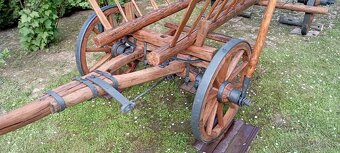 Starý drevený konský voz - rebriňak III - 8