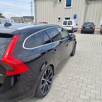 Volvo V60 – benzín + CNG - 8