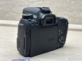 Canon EOS 77D - 8