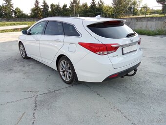 HYUNDAI i40 1.7 CRDi r.v 2014 - 8