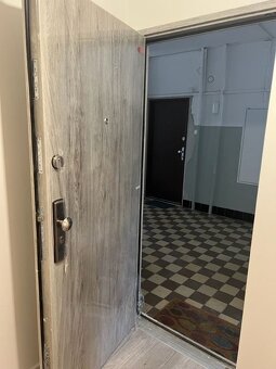 2 izb. byt,po kompletne NOVEJ rekonštrukcii, ZVOLENSKÁ ul. - 8