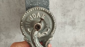 Velmi starý krásný velký mlyncek na strouhanku IDA - 8