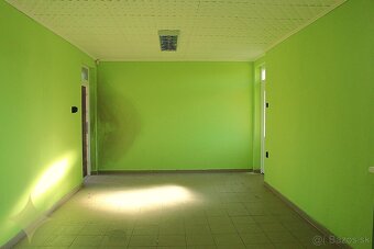 Čiastočne zrekonštruovaný rodinný dom v obci Dolinka - 8
