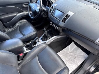 Mitsubishi Outlander 2,2 DI-D 4x4 7-miestny - 8