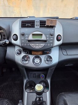 Toyota Rav4 2.2D-4x4 - 8