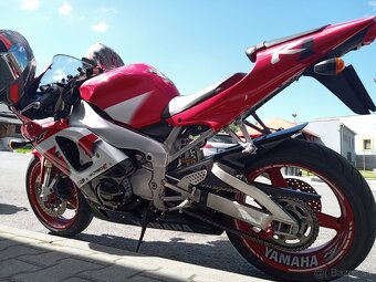 Yamaha yzfR1 - 8