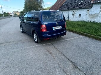 Touran 1.9 tdi 77kw dsg 6 - 8
