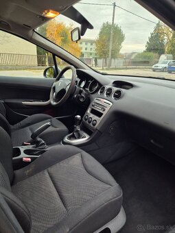 Peugeot 308 - 8