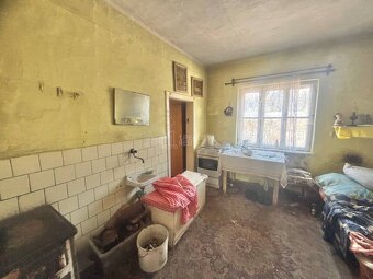 Predaj pôvodného rodinného domu vo Svrčinovci - 8