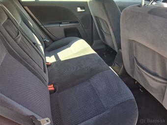 Ford Mondeo Ghia - 8