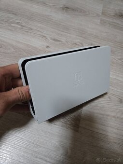 Predám Nintendo Switch Oled - 8