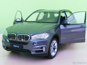 Predám tento Kovový model. BMW X5 strieborná farba v mierke - 8